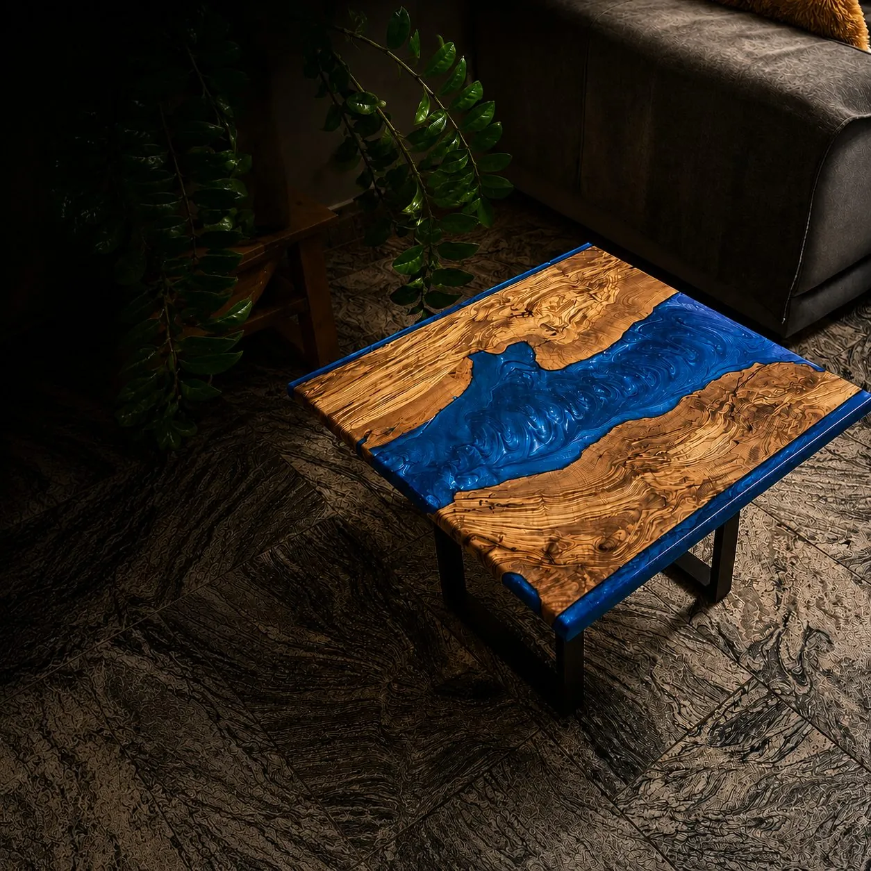 Ocean Blue Epoxidtisch Olivenholz — River Table blau nach Maß kaufen